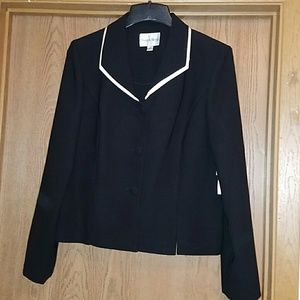 Danny & Nicole black blazer